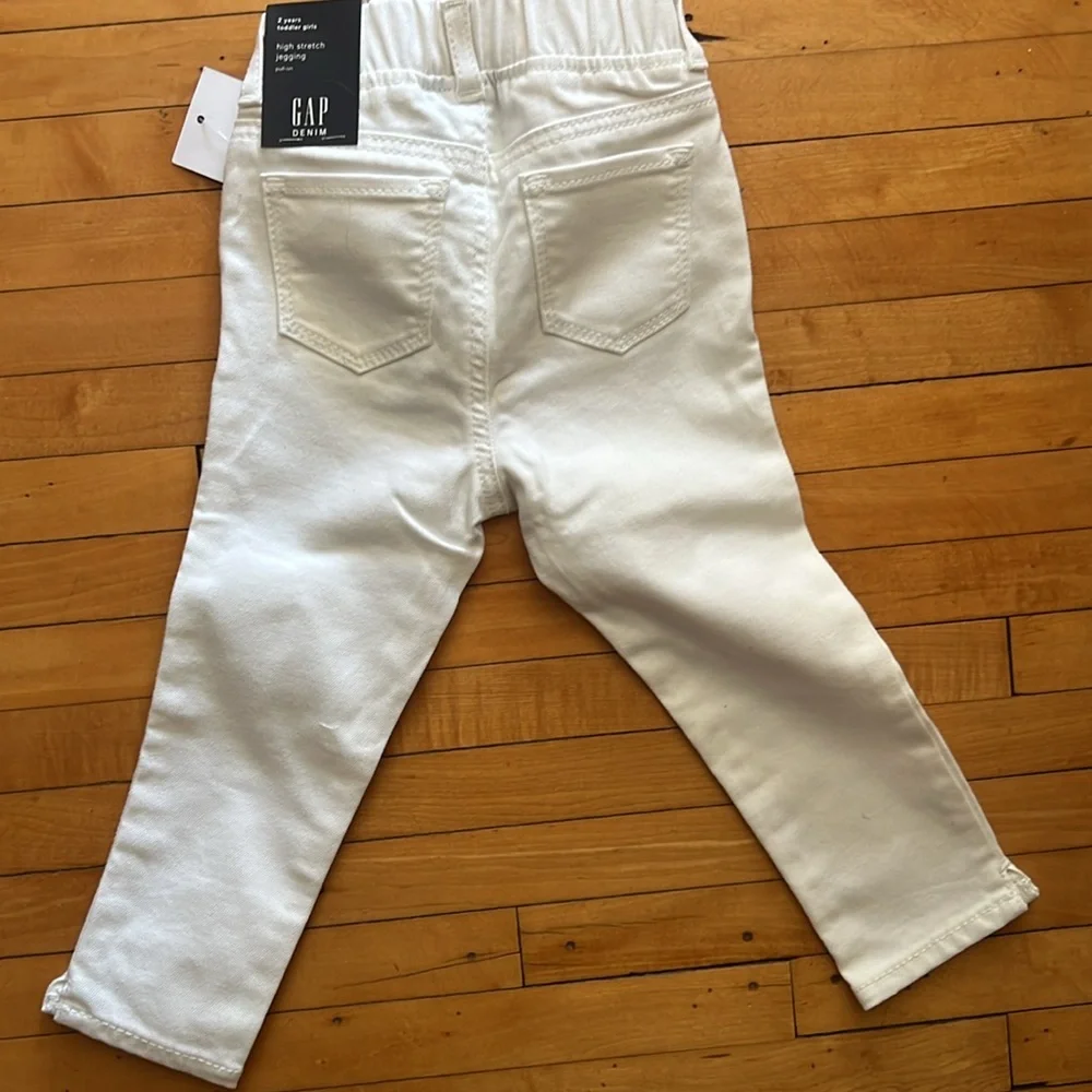 GAP nwt white